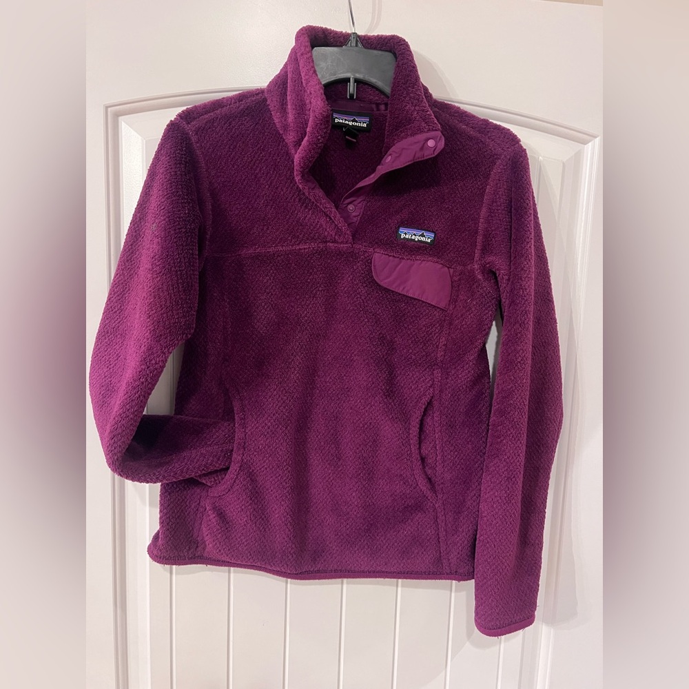 Size small- Patagonia Women's Re-Tool Snap-T Pullover in purple